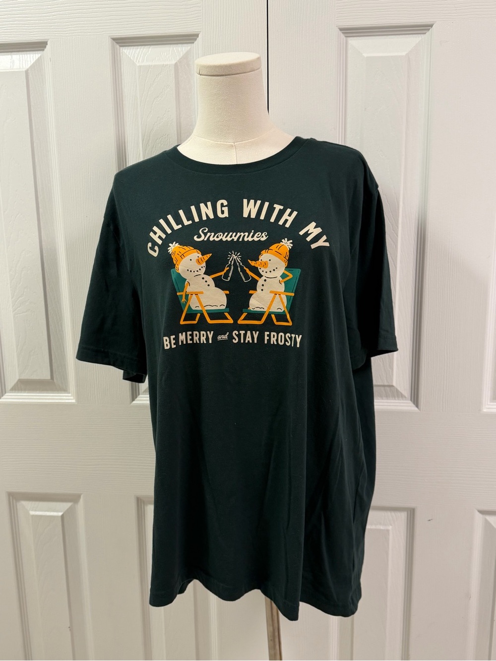 Old Navy Snowmies Graphic Tee Women’s Large Green Christmas Winter